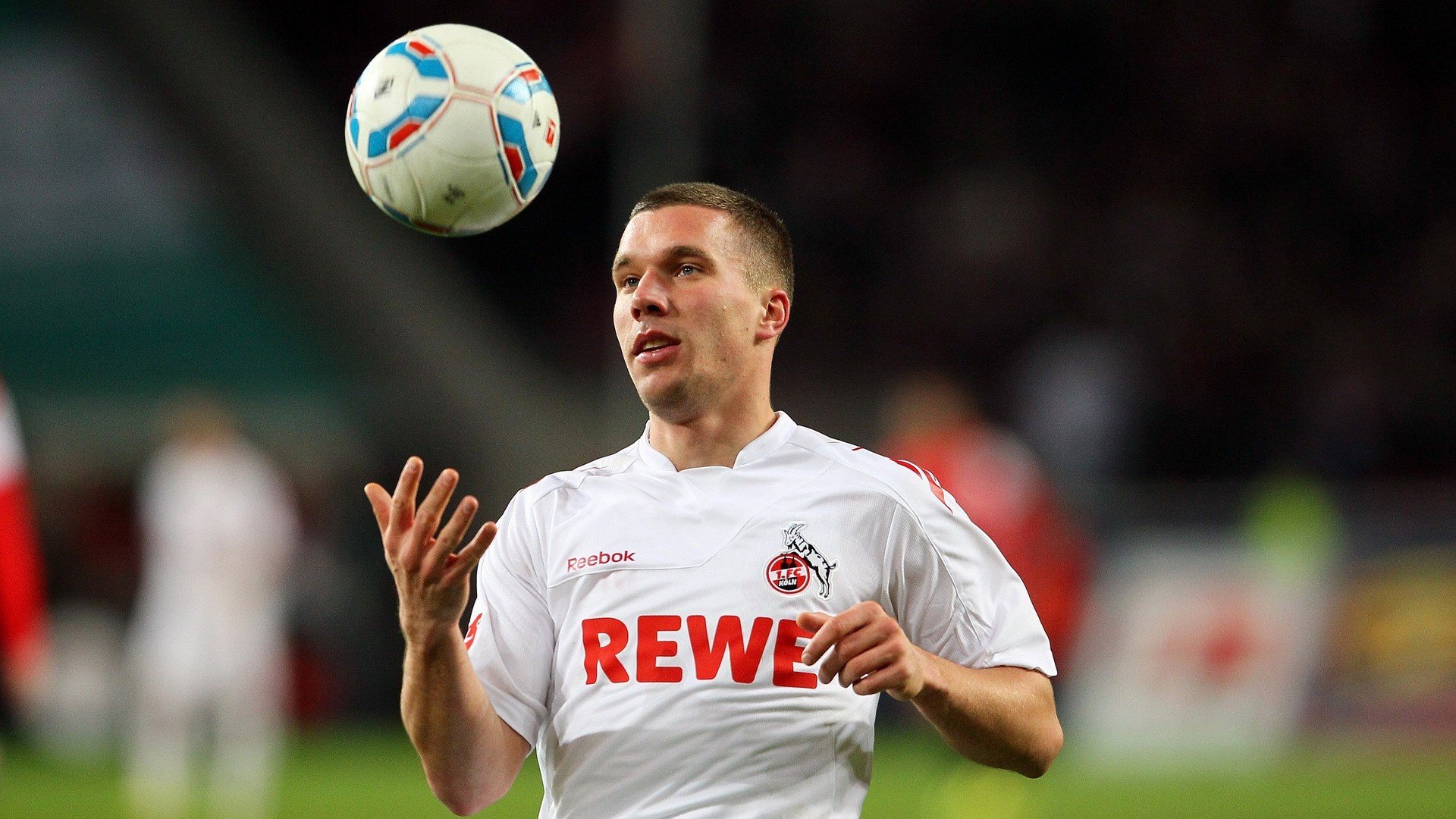 乐鱼电竞在线平台登录入口-历史上的第一人：首次夺冠的瞬间，第一位冠军